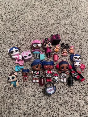 L.O.L. Surprise! Doll & Pet Collection - Pink, Blue, Black, White